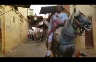 اجواء عيد الاضحى المبارك بمدينة فاس "المدينة العتيقة" مرورا بباب بوجلود ?